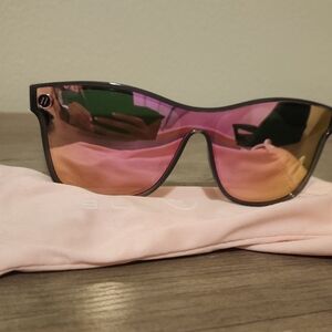 Blenders Stylish Pink Mirrored Sunglasses